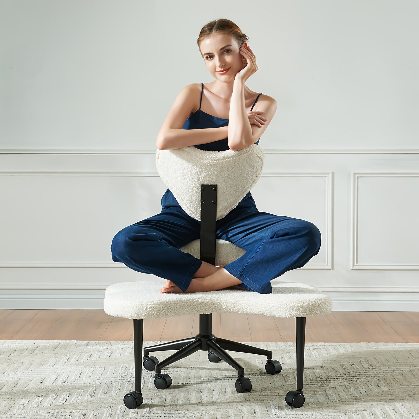 Chaise à pieds croisés réglable en hauteur avec roulettes et support dorsal ergonomique 